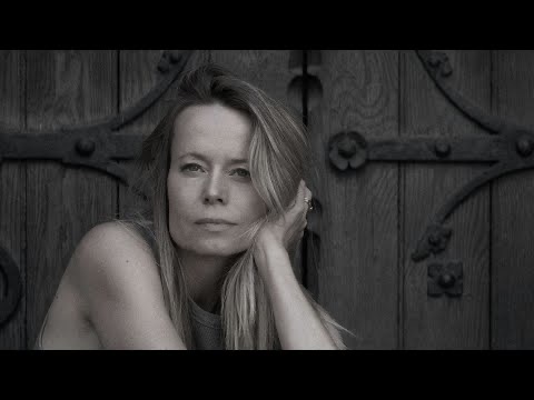 Sofi Bonde – A Minute